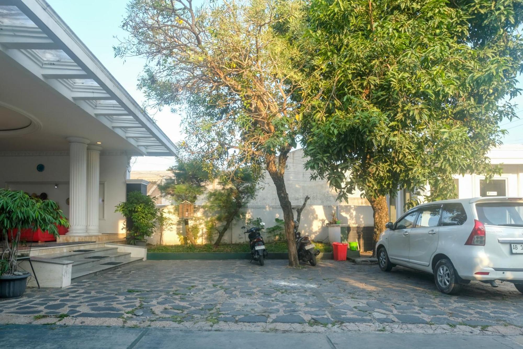 Urbanview Omah Pari Boutique Hotel Yogyakarta Exterior foto